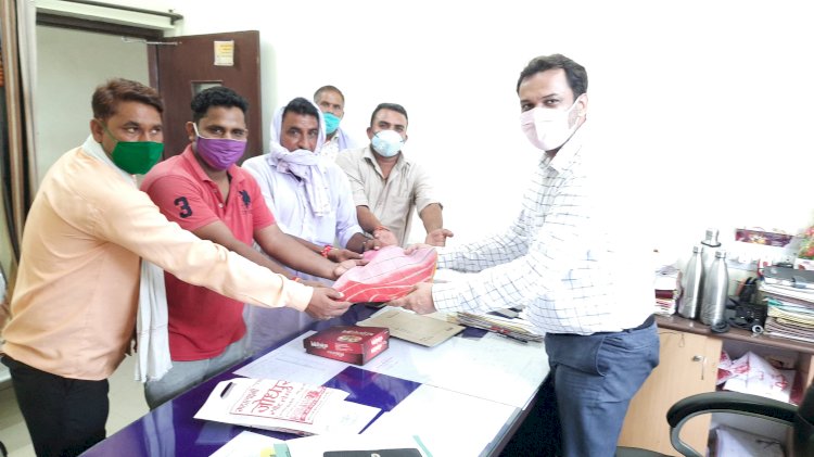 पांडुपोल भरतरी धाम मेले को स्थगित की सूचना बाबत एसडीएम से मिले प्रतिनिधि