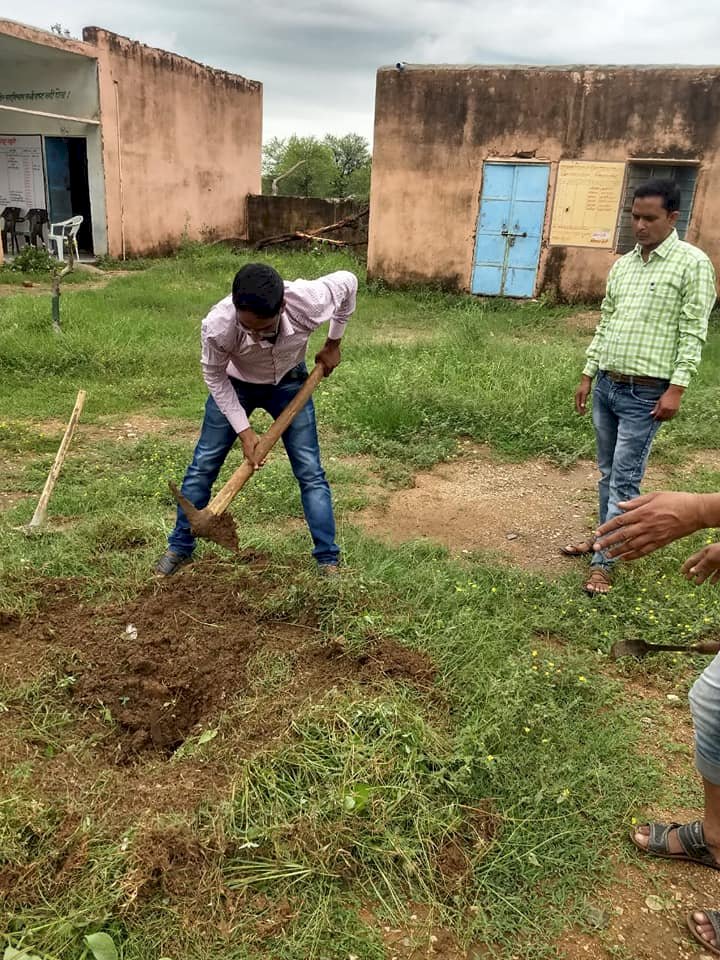 सीकर खंडेला:  राजकीय माध्यमिक विद्यालय सलेदीपुरा स्टाफ ने 55 पौधे लगाए