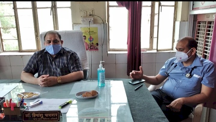 डीग अस्पताल में प्रसूताओ से मिठाई के नाम पर अवैध वसूली के मामले में सीएमएचओ डॉ कप्तान सिंह ने किया औचक निरीक्षण