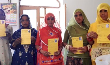 महिलाओं को जन धन क्रेडिट को-ऑपरेटिव सोसायटी ली0 द्वारा योजना का लाभ दिया