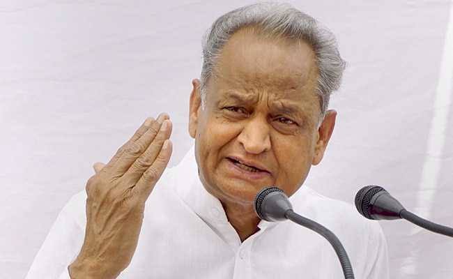 महंगाई पर फिर मार: सीएम गहलोत ने पेट्रोल-डीजल रसोई गैस के बढ़ते दामों को लेकर केंद्र सरकार पर साधा निशाना
