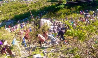 Poonch Accident: जम्मू-कश्मीर के पुंछ में मिनीबस खाई में गिरी, 11 लोगों की मौत 20 से ज्यादा घायल