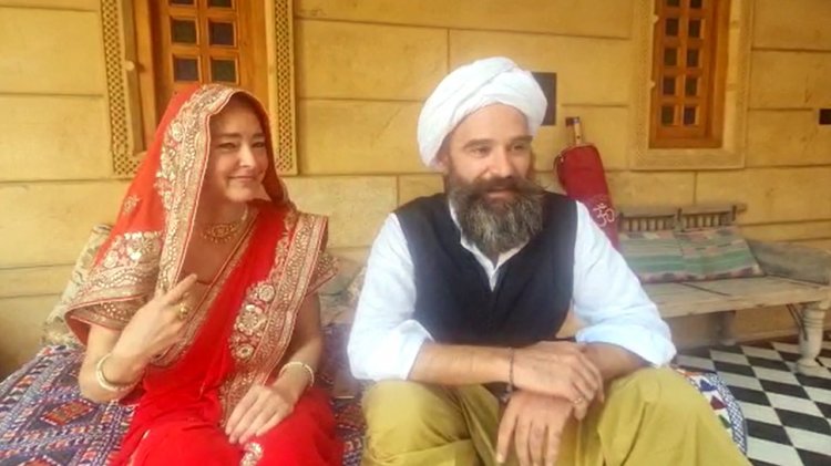 Italian Couple Wedding: विदेश से भारत आए क्रिश्चियन कपल ने हिंदू रीति-रिवाज से की शादी, मुस्लिम शख्स ने किए सारे इंतजाम
