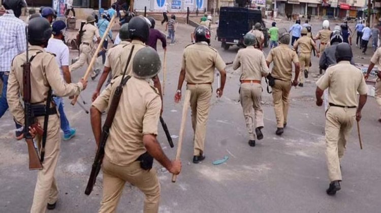 Vadodara Violence: धार्मिक झंडा लगाने को लेकर 2 गुटों में जमकर चले पत्थर, हुई तोड़फोड़; 36 लोग गिरफ्तार