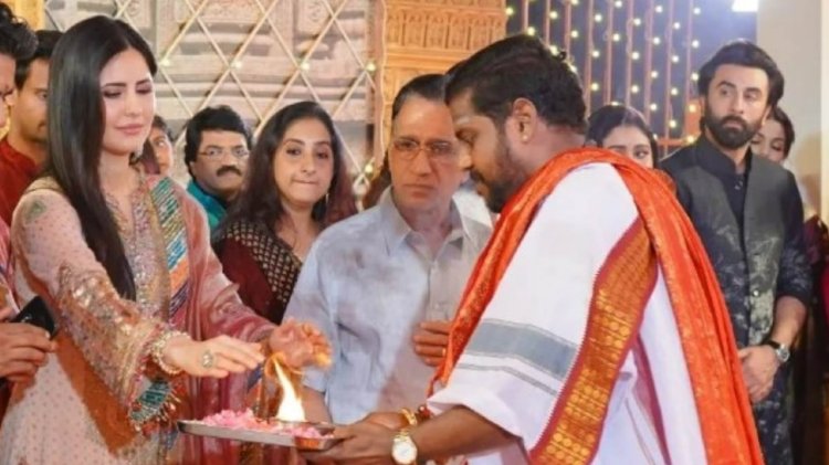 Ranbir Katrina: इवेंट में हो गया एक्स कपल का आमना-सामना, कैटरीना ने बचाई नजरें तो एक्ट्रेस को टकटकी लगाए घूरते रहे रणबीर