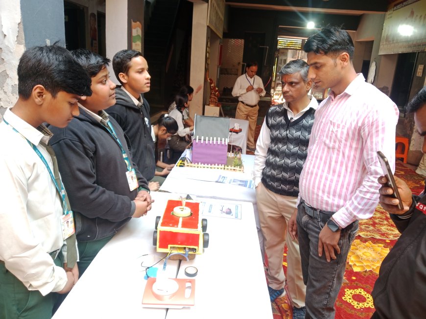 प्रेम भारती स्कूल, डीग में विद्यार्थियों ने बनाए रोबोट, प्रदर्शनी में दिखाया हुनर
