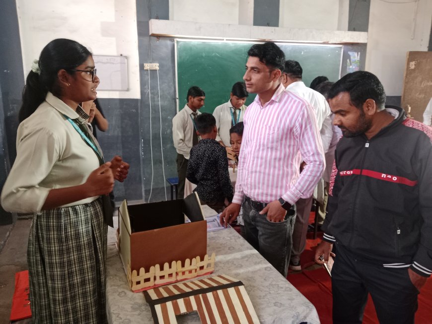 प्रेम भारती स्कूल, डीग में विद्यार्थियों ने बनाए रोबोट, प्रदर्शनी में दिखाया हुनर