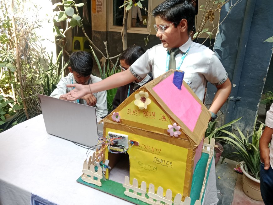 प्रेम भारती स्कूल, डीग में विद्यार्थियों ने बनाए रोबोट, प्रदर्शनी में दिखाया हुनर