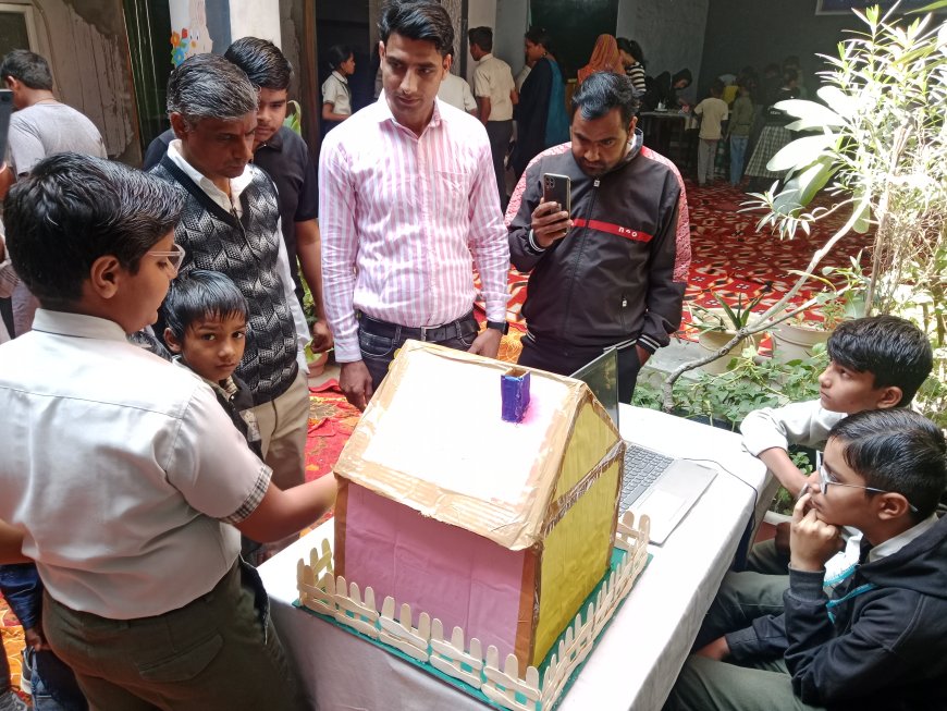प्रेम भारती स्कूल, डीग में विद्यार्थियों ने बनाए रोबोट, प्रदर्शनी में दिखाया हुनर