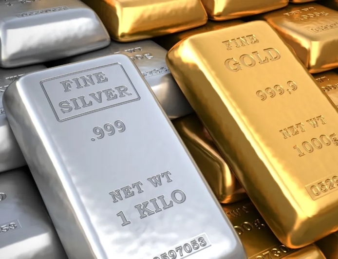 Gold Silver Price: MCX पर सोने की कीमतों में आई गिरावट पर चांदी ने पकड़ी रफ्तार, जानें आज के 24K गोल्ड का भाव