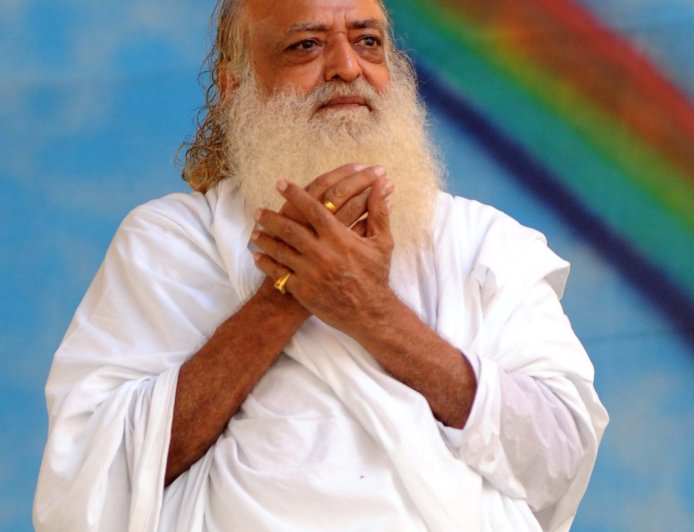 रेप केस में उम्रकैद की सजा काट रहे आसाराम को हाईकोर्ट से राहत, इलाज की सुविधा मिलेगी